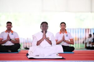 राष्ट्रपति द्रौपदी मुर्मू ने देहरादून में किया 11 वें अंतरराष्ट्रीय योग दिवस का शुभारंभ