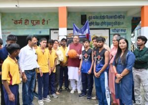 खेल दिवस के अवसर पर मंत्री गणेश जोशी ने किया बास्केटबॉल कोर्ट और पुस्तकालय का शिलान्यास, खिलाड़ियों से मिले