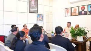 कैबिनेट मंत्री गणेश जोशी ने परखी विकास कार्यों की रफ्तार; पेयजल समस्याओं को 3 दिन में हल करने के सख्त निर्देश।