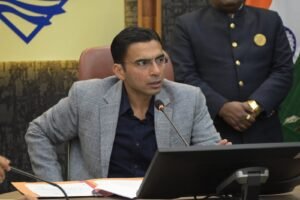 प्रशासन का बड़ा एक्शन सीएचसी रायपुर; एक ही व्यक्ति विशेष का जन औषधि केंद्र व बगल में ही मेडिकल स्टोर दोने के लाइसेंस निरस्त