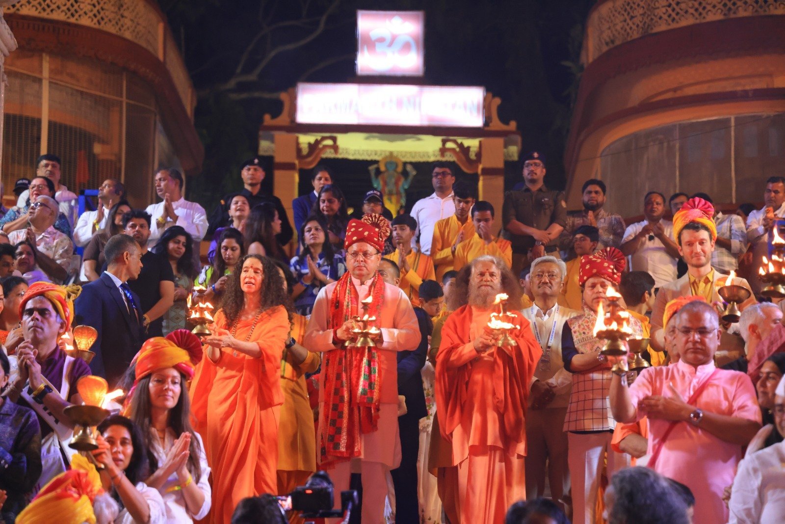 मुख्यमंत्री  पुष्कर सिंह धामी ने परमार्थ निकेतन में 38वें अंतर्राष्ट्रीय योग महोत्सव में किया प्रतिभाग,योग को बताया विश्व शांति और आत्मिक संतुलन का सार्वभौमिक विज्ञानउ,त्तराखंड को योग की वैश्विक राजधानी बनाने हेतु “योग नीति 2025” लागू