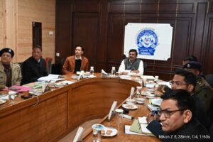 मुख्य सचिव का सख्त निर्देश: “तय समय पर पूरी हों विकास परियोजनाएं, निर्माण लागत बढ़ी तो जिम्मेदारी तय होगी”