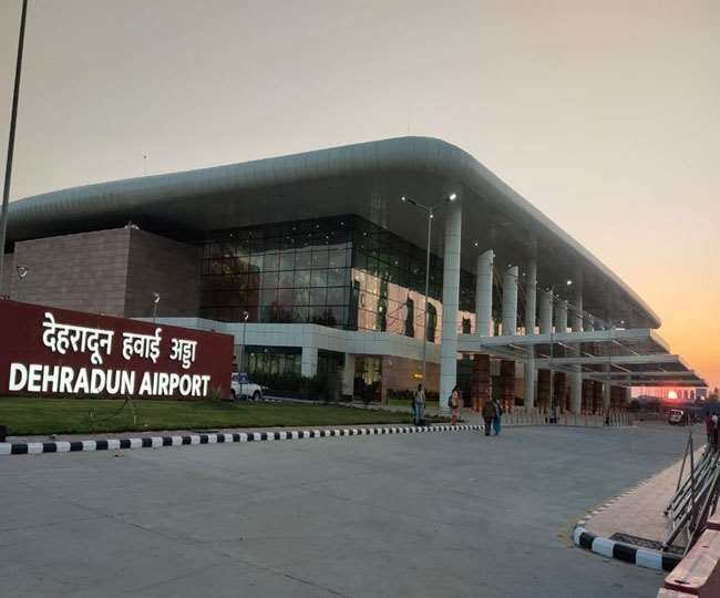 जौलीग्रांट एयरपोर्ट पर टैक्सी चालकों से ‘अवैध’ वसूली, महासंघ ने केंद्रीय मंत्री से लगाई गुहार