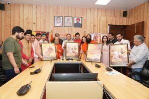 मुख्यमंत्री धामी ने बाबा नीब करौरी महाराज पर आधारित फिल्म का किया लोकार्पण; बताया श्रद्धा और मानवता का संगम