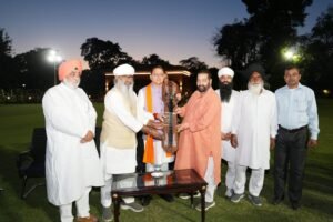 बैसाखी पर सीएम धामी से सिक्ख प्रतिनिधिमंडल की भेंट, सौंपा सरोपा,केंद्र व राज्य सरकार के ऐतिहासिक निर्णयों की सिक्ख समाज ने की सराहना,हेमकुंड साहिब रोपवे परियोजना से श्रद्धालुओं को बड़ी सुविधा—सीएम धामी