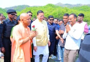 अपने पैतृक गांव पंचूर पहुंचे सीएम योगी आदित्यनाथ, प्राण प्रतिष्ठा समारोह में होंगे शामिल