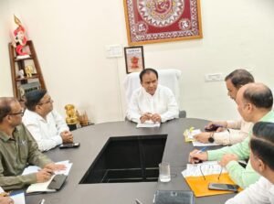 एनआईटी श्रीनगर के निर्माण कार्यों में लाएं तेजी और गुणवत्ता, स्थानीय लोगों को दें रोजगार: डॉ. धन सिंह रावत