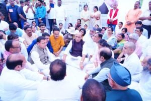 देहरादून: रक्षा मंत्री राजनाथ सिंह और CM धामी ने पद्मश्री स्व. जसपाल राणा को दी श्रद्धांजलि, परिजनों से जताई संवेदना