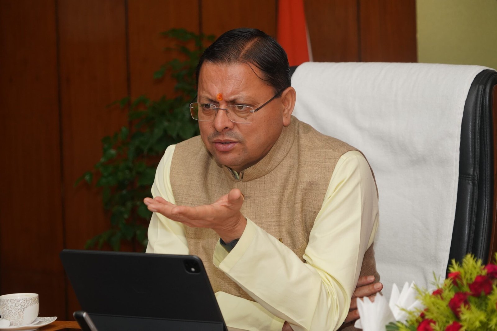 नंदा की चौकी पुल हादसा: PWD के EE, AE और JE निलंबित, सीएम धामी के निर्देश पर सख्त कार्रवाई