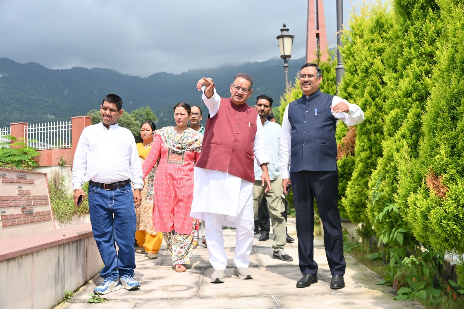 सैन्यधाम का मंत्री गणेश जोशी ने किया निरीक्षण, गुणवत्ता और फिनिशिंग पर दिए विशेष निर्देश