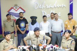 रायपुर में वृद्ध महिला की अंधी हत्या का 12 घंटे में खुलासा, नौकर ही निकला कातिल; कड़ा बरामद