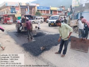 सीएम धामी की सख्ती के बाद फील्ड में उतरीं टीमें, पहाड़ से मैदान तक चल रहा मरम्मत अभियान; तय समयसीमा के बाद खुद सड़कों का जायजा लेंगे मुख्यमंत्री