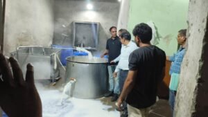 लक्सर में नकली पनीर फैक्ट्री सील, 10 कुंतल मिलावटी सामग्री नष्ट